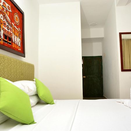 Green Ayurvedic Beach Resort Negombo Buitenkant foto
