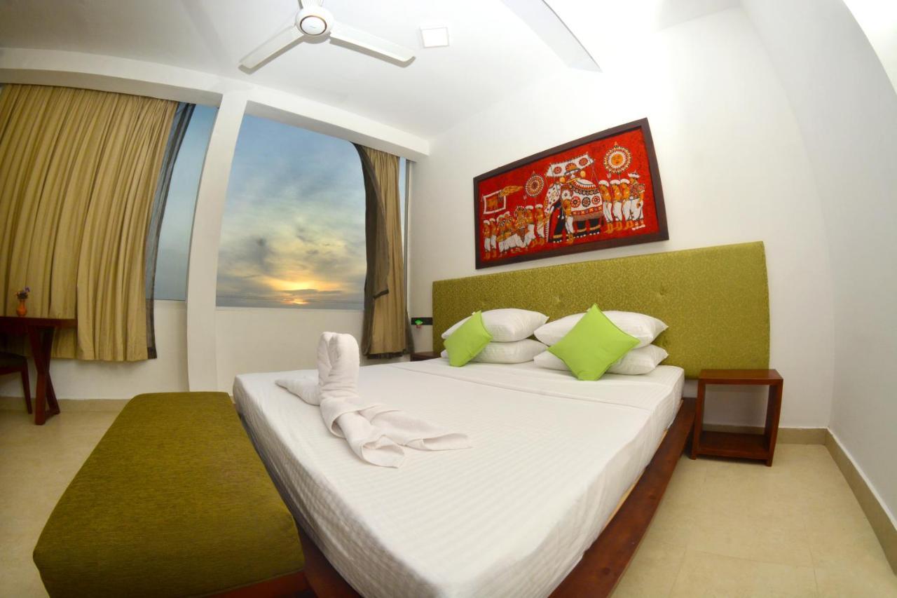 Green Ayurvedic Beach Resort Negombo Buitenkant foto